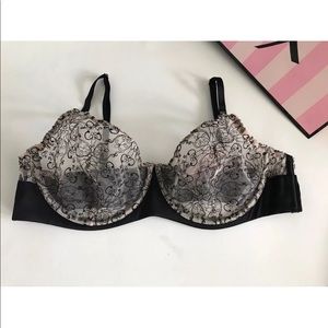 Victoria’s Secret very sexy unlined Demi bra
